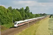 ICE 1587 von Berlin Hbf (tief) nach Leipzig Hbf, am 19.06.2016 in Zschortau.
