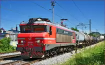 SŽ 363-008 zieht Kesselzug durch Maribor-Tabor Richtung Süden. /21.6.2016