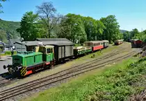  Vulkan-Express -Garnitur mit MV 10 S von O&K im B.E.G.-Bf Brohl-Lützing - 08.05.2016