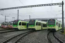 TPC/AOMC: Am 19. Juni 2016 verabschiedete sich die TPC zusammen mit der lokalen Bevölkerung und vielen Bahn Fotografen von nah und fern von den BDeh 4/4 511-514 (1954), Be 4/4 101-105, ehemals BLT (1966) sowie den BDeh 501-503 (1987/1992). Dabei konnten zum letzten Mal die fotogenen Fahrzeuge, die während vielen Jahren das Gesicht der AOMC prägten, im Einsatz fotografiert werden. Gleichzeitig wurden auch vier Triebzügen der neusten Generation vorgestellt. Während ein  BIRSIGTALER  in seine Heimat zurückkehrt, werden die BDeh 4/4 511-514 nicht verschrottet, sondern für Fr. 1.-- pro Fahrzeug nach Belgien verkauft. An dem bedeutendsten Tag der Geschichte der TPC konnten den Festbesucher alle vier neuen Triebzüge vor der Werkstätte en Châlex präsentiert werden. Bei zwei Triebzügen fehlte noch die Beschriftung und ausstehend waren die vier B. Sämtliche Fahrzeuge wurden zur Freude der Bahn Fotografen fotogen aufgestellt. Merci beaucoup an die TPC mit dem freundlichen Personal.   
Foto: Walter Ruetsch 