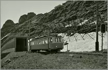 Seit nun fast achtzig Jahren schon fahren die Bhe 2/4 von Montreux auf die  Rigi der Westschweiz , die Rochers de Naye. 
Hier erreicht der Bhe 2/4 207 in Kürze sein Ziel.
28. Juni 2016