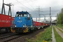 V 763 (271 109-7) am 26.05.2015 beim rangieren mit einem Containerzug beim Umspannwerk Hamburg Waltershof in Richtung Hamburger Hafen.