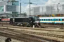 193 602-0 von MRCE, am 18.3.2016 nahe München Hackerbrücke. Aufgenommen aus dem EC 114  Wörthersee .