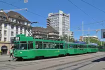 Be 4/4 488, zusammen mit den beiden B4S 1488 und 1464, bedienen die Haltestelle der Linie 2 am Badischen Bahnhof. Die Aufnahme stammt vom 22.06.2016.