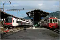 Auch am 1. Juli 2016 kann man noch mit einem BDeh 2/4 von Blonay nach Vevey reisen, wie dieses Bild des als Regionalzug 1418 in Vevey eingetroffen BDeh 2/4 73 mit Bt zeigt.
Links im Bild ist ein, die  Train des Vignes  genannte Strecke Puidoux-Chexbres -Vevey bediender, Domino Zug zu sehen. 
1. Juli 2016