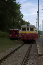 Abfahrbereit steht hier ein TW der Baureihe 262  in Česká Kamenice (deutsch: Böhmisch Kamnitz)  zur Fahrt nach Kamenický Šenov (deutsch Steinschönau, auch Stein-Schönau) 
M 131  Hurvinek  links im Bild hat heute Pause.  02.07.2016 10:53 Uhr.