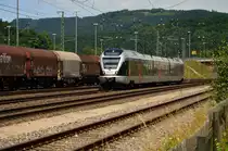 Auf seinem Weg nach Siegen kommt der Abellio ET 232108 gerade in Finnentrop eingefahren.
Samstag 2.7.2016
