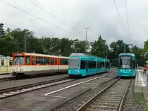 VGF Düwag Pt-Wagen 748, R-Wagen 038 und Bombardier S-Wagen 236 am 25.06.16 bei der Stadion Haltestelle. Die Anlage wurde für diese Straßenbahnparade  gesperrt und mann konnte auf den Gleisen Fotos machen