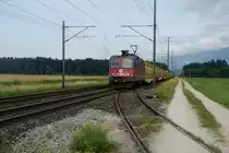 SBB: Postcontainerzug mit der Re 420 291-7 bei Deitingen am 5. Juli 2016. Rechts im Bilde ist noch immer das ehemalige Anschlussgeleis ersichtlich für das fahrbare Unterwerk, bestehend aus Transformator- und Kommandowagen (das in der elektrischen Anlage an der Strecke bei Deitingen nicht mehr im Betrieb ist).
Foto: Walter Ruetsch 

