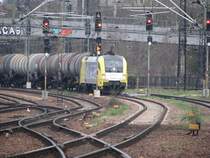 Siemens Dispolok ES 64 U2-041 vor Kesselwagenzug zum G�terbahnhof Dresden-Friedrichstadt.3.04.07