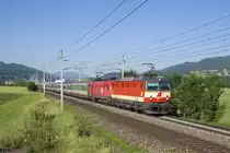 Am 29. Juni 2016 war 1144 117 gemeinsam mit 1116 169 am EuroNight 234 (Roma Termini - Villach - Wien Hauptbahnhof) unterwegs. Bei bester Morgensonne konnte der Zug bei Freßnitz zwischen den Bahnhöfen Mitterdorf-Veitsch und Krieglach fotografiert werden.