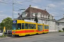 Be 4/8 237, auf der wegen einer Innerstadt Sperrung umgeleiteten Linie 17 wendet in dieser Zeit beim Depot Dreispitz. Die Aufnahme stammt vom 06.07.2016.