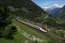 ETR 610 014 befindet sich am 21.05.2016 auf der Dritten Ebene bei Wassen.