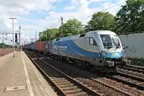 Durchfahrt am 26.05.2015 von MWB 182 912-6 mit einem Containerzug in den Hamburger Hafen in Hamburg Harburg.