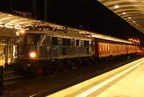 E18 047 im Bahnhof Lichtenfels am 25.11.2013.