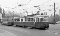 Wien WVB SL 331 (F 715 + l3 1897) Floridsdorfer Hauptstraße / Am Hubertusdamm / Floridsdorfer Brücke am 2. November 1976. - Scan von einem S/W-Negativ. Film: Ilford FP 4. Kamera: Minolta SRT-101.