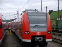 Am 14.07.2016 rangiert 425 145 aus dem Würzburg Hbf aus.