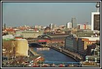 Ein Regionalzug ist soeben in den Bahnhof Berlin Friedrichstra�e eingefahren. Aufgenommen am 27.03.2007