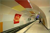 U-Bahn Garching - 

Tief unter dem Ortskern der seit 1990 zur Stadt erhobenen Gemeinde Garching befindet sich der gleichnamige U-Bahnhof. Dieser wurde in bergmännischer Bauweise (NÖT) mit zwei Bahnsteigtunnelröhren errichtet. Eröffnet wurde die Strecke durch Garching am 14.10.2006. 

02.04.2006 (M)