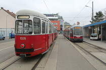 Wien Wiener Linien SL 30 (c4 1326) / SL 31 (B 670) Stammersdorf, Bahnhofplatz am 15. Februar 2016.