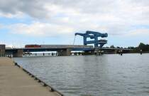 Es ist immer wieder ein Highlight, wenn der IC von Köln nach Seebad Heringsdorf auf die Insel Usedom am Wochenende fährt.
Hier am 17.07.16 IC 2427 von Seebad Heringsdorf nach Köln in Wolgast mit der 218 369-7.