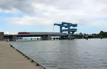 Es ist immer wieder ein Highlight, wenn der IC von Köln nach Seebad Heringsdorf auf die Insel Usedom am Wochenende fährt.
Hier am 17.07.16 IC 2427 von Seebad Heringsdorf nach Köln in Wolgast mit der 218 369-7.