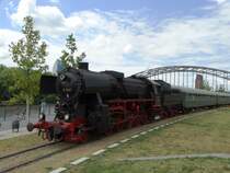 Historische Eisenbahn Frankfurt am Main 52 4867 mit Pendelzug am 17.07.16 beim Osthafen Festival 2016