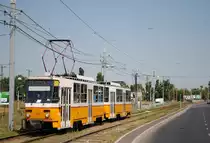 Ein vom T5C5 4171 geführtes Tandem der Linie 28 fährt durch die Maglodi ut ins Stadtzentrum. (12.07.2016)