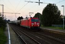 Mit einem Mischer am Haken ist die 185 278-9 bei der Durchfahrt in Rheydt Hbf, gleich biegt sie in den Odenkirchener Abzweig ab und fährt in Richtung Köln weiter.
18.7.2016