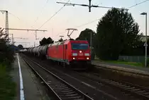 Mit einem Mischer am Haken ist die 185 278-9 bei der Durchfahrt in Rheydt Hbf, gleich biegt sie in den Odenkirchener Abzweig ab und fährt in Richtung Köln weiter.
18.7.2016