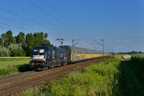 182 512 mit einem ARS Altmann am 18.07.2016 bei Plattling. 