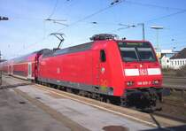 146 020-3 bei der Einfahrt von Herford als RE 6  Westfalen-Express  auf dem Weg nach D�sseldorf Hbf. 04.04.2007