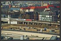Eine 371 ist soeben mit dem EuroCity45  Berlin-Warszawa-Express  im Hauptbahnhof Berlin gestartet, und wird den Zug erst im Bahnhof Rzepin an eine PKP Lok �bergeben.