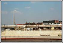 ICE 847/857 fahren nach dem Halt im Hauptbahnhof Berlin dem Zielbahnhof Berlin Ostbahnhof entgegen. Anschlie�end f�hrt der ICE in das Werk Rummelsburg.
