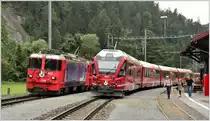RE1763 nach Ilanz mit ABe 4/16 3101 hat in Trin die Kreuzung mit RE1760 mit Ge 4/4 II 617  Ilanz  abgewartet. (25.07.2016)