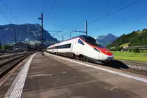 Ein ETR 610 durchfährt als ICN 866 (Chiasso - Zürich HB), den Bahnhof Schwyz.
Aufgenommen am 19.7.2016.