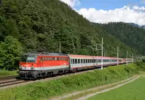 Die 1142 684 war am Nachmittag des 20. Juli 2016 dem IC 610 vorgespannt, und wurde von mir bei Pernegg fotografiert.