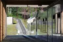 In einem modernen Bahnhof startet sie, dann geht es steil hinauf zum Puy de Dome.  Zwei Beh 2/6 werden in kürze die Bergfahrt auf sich nehmen.
Bild aus der Talstation, 09. Juli 2016