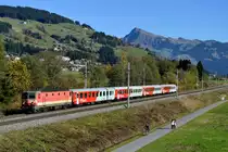 Erfreulicherweise hat 1144.092 bis heute ihre markante  Schachbrett -Lackierung behalten. Am 26. Oktober 2013 ist sie mit ihrem REX 1506 von Salzburg nach Wörgl unweit von Kirchberg in Tirol zu sehen, im Hintergrund das Kitzbüheler Horn.