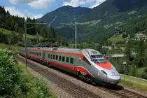 SBB/FS: EC mit FS Trenitalia ETR 610 auf der Fahrt in Richtung Milano Centrale auf der Gotthard-Südrampe am 28. Juli 2016.
Foto: Walter Ruetsch