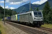 BLS: BLS-CARGO Doppeltraktion auf der Gotthard-Südrampe unterwegs am 28. Juli 2016. An der Spitze des Zuges war die RAILPOOL 187 006-2 eingereiht.
Foto: Walter Ruetsch 
