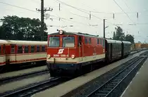 2095 006-9 steht im Sommer 1991 abfahrbereit im Bahnhof Obergrafendorf