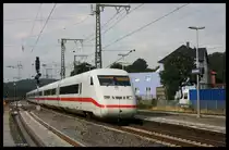 Um 17.54 Uhr brauste diese ICE 2 Doppeleinheit am 29.7.2016 aus Bielefeld kommend in Richtung Hamm durch den Bahnhof Brackwede.