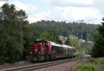 272 004-9 mit dem DGS 62070 (Konstanz - Bad Bentheim) bei St.Georgen 26.7.16