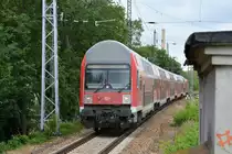 In Oranienburg konnte ich auch gleich meinen ersten alten ex. DR Dosto Steuerwagen einfangen. Hier fährt gerade der RE5 nach Wunsdorf-Waldstadt in Oranienburg ein. Schublok war 112 184.

Oranienburg 19.07.2016