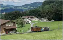 Heute verkehrte wieder einmal die eher selten eingesetzte BOB HGe 3/3 29 auf der Blonay Chamby Bahn, hier kurz vor Cornaux. Im Hintergrund ist das Château de Blonay zu erkennen.
1. August 2016