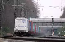 Lokomotion 139 312 war zum Aufnahmezeitpunkt für Kombiverkehr unterwegs.
Das Foto entstand am 28.03.2014 unweit des Abzweigs Lotharstraße in Duisburg.