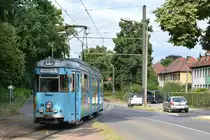 Nachschuss auf den Tw 48 in Neuenhagen. Vor kurzem ist er am Haltepunkt in Neuenhagen gestartet und fährt nun in Richtung Schöneiche. Die Strecke lohnt sich zu besuchen.

Neuenhagen bei Berlin 19.07.2016
