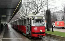 Wien Wiener Linien SL 5 (E1 4800 + c4 1315) Westbahnhof am 19. Februar 2016.