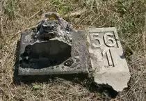 Kilometerstein  56,1  der Strecke Berlin Anhalter Bahnhof–Elsterwerda am Bahnsteig des Haltepunktes Klasdorf am 25.06.2016